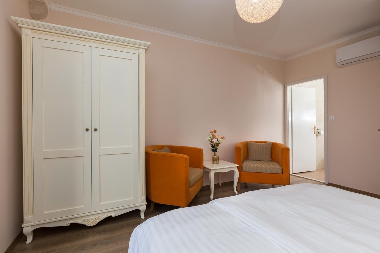Apartment & Rooms Savonari 오라사크 외부 사진